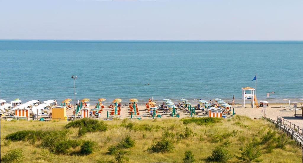 Hotel Bertha Fronte Mare Lido di Jesolo Eksteriør billede