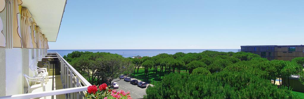 Hotel Bertha Fronte Mare Lido di Jesolo Eksteriør billede