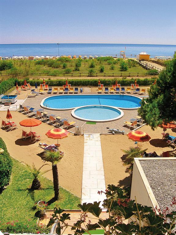 Hotel Bertha Fronte Mare Lido di Jesolo Eksteriør billede