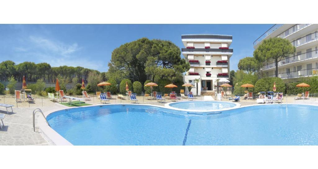Hotel Bertha Fronte Mare Lido di Jesolo Eksteriør billede