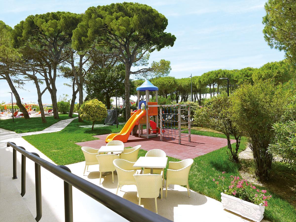 Hotel Bertha Fronte Mare Lido di Jesolo Eksteriør billede