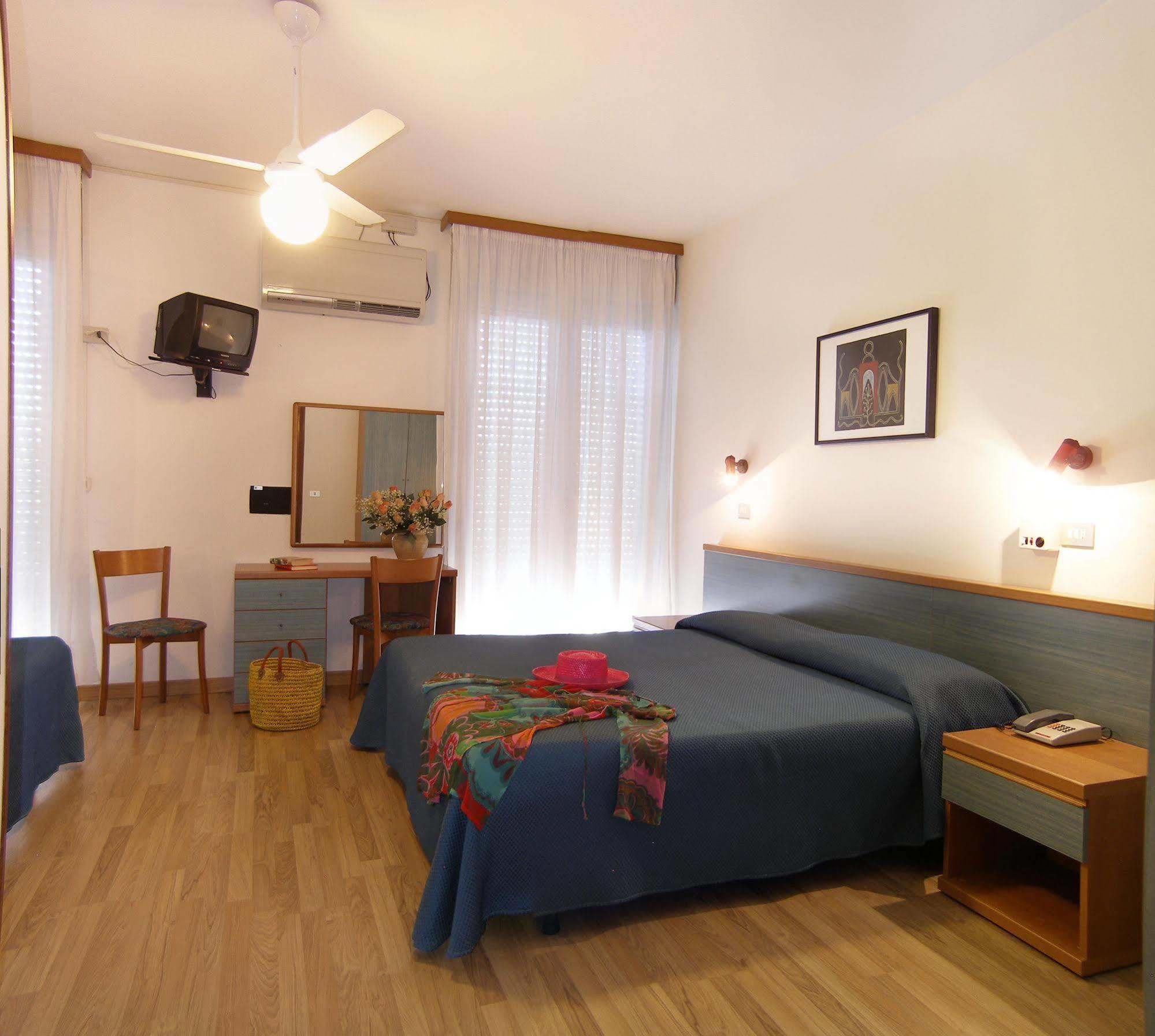 Hotel Bertha Fronte Mare Lido di Jesolo Eksteriør billede
