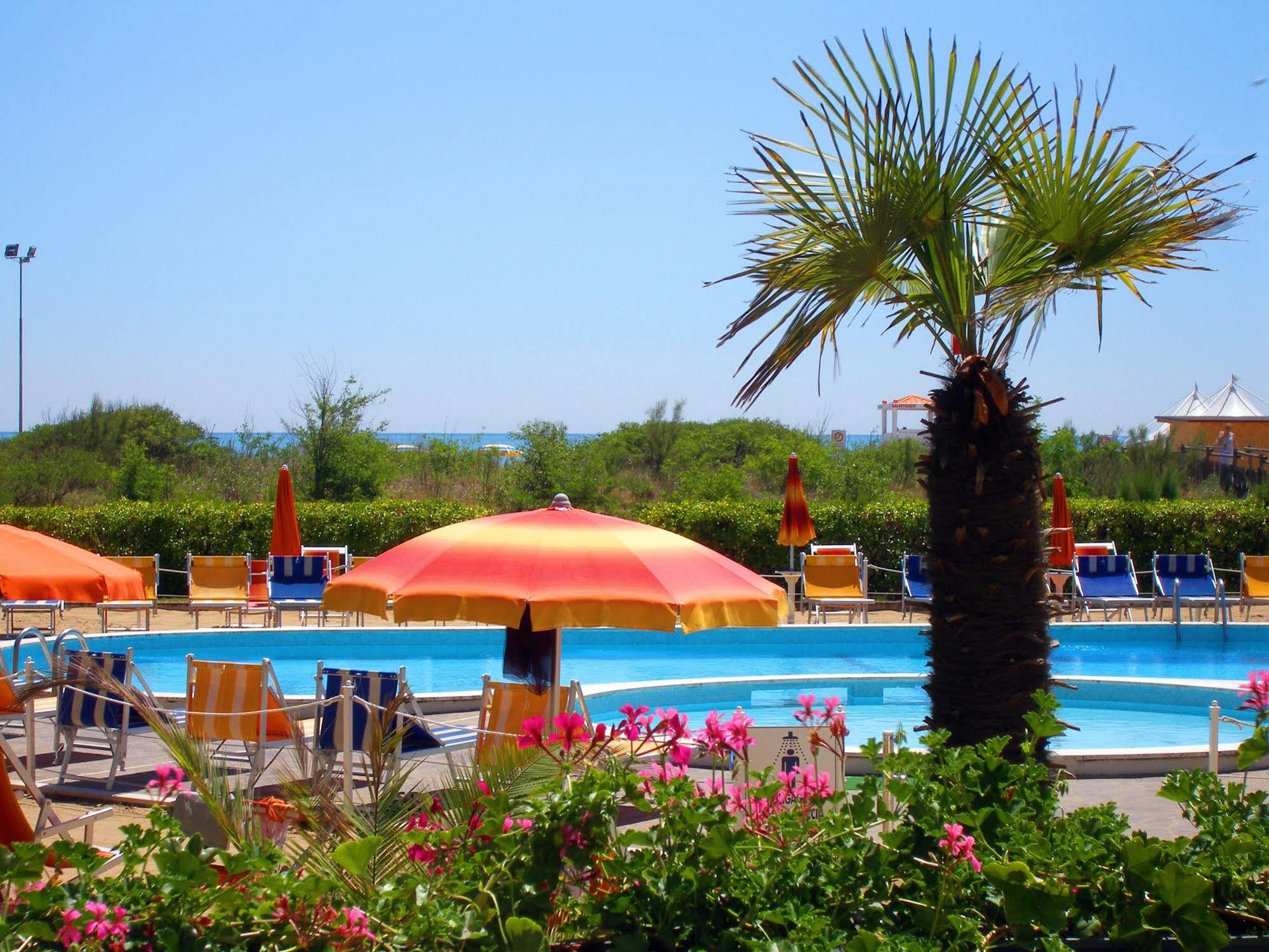 Hotel Bertha Fronte Mare Lido di Jesolo Eksteriør billede