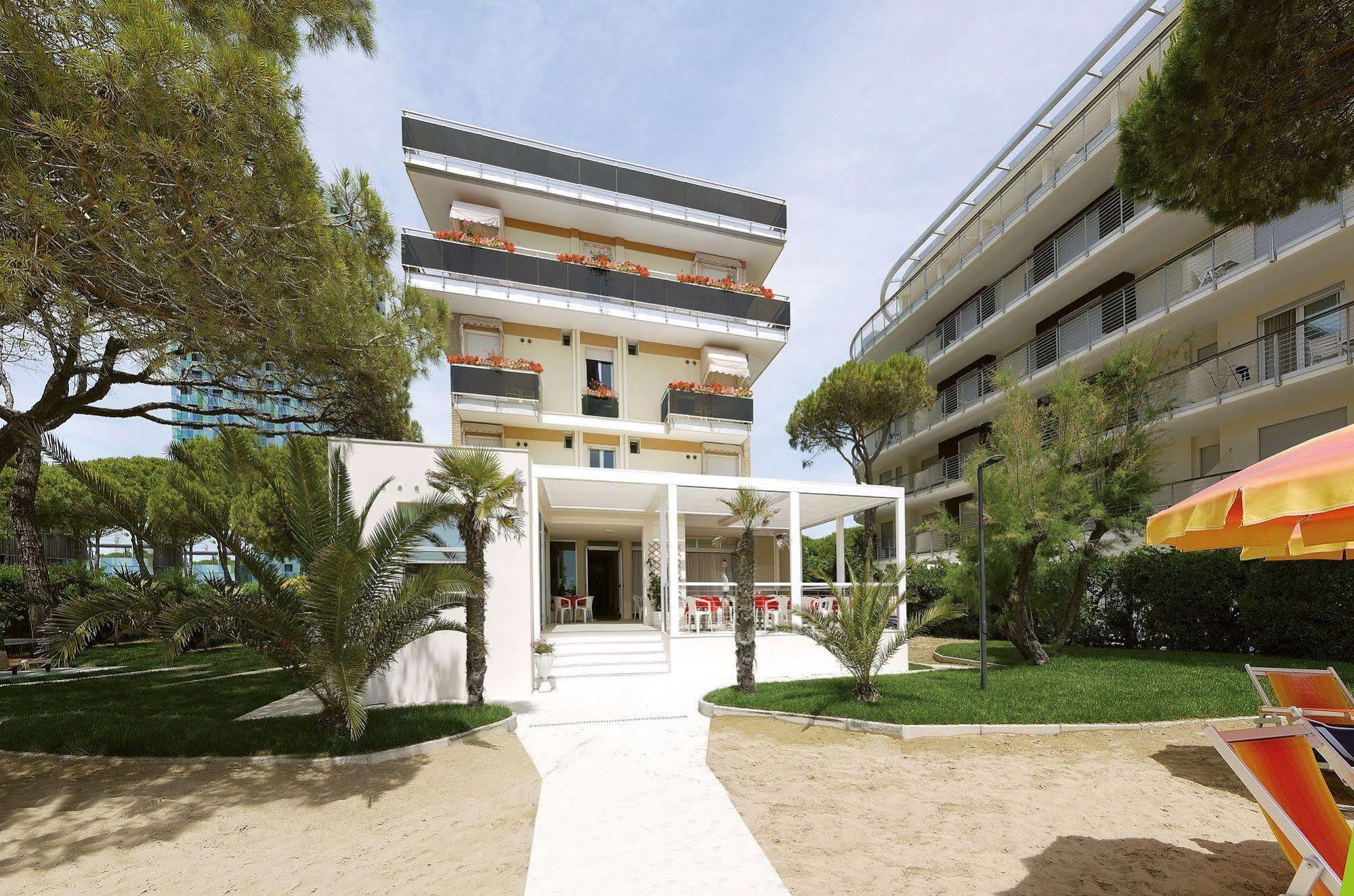Hotel Bertha Fronte Mare Lido di Jesolo Eksteriør billede