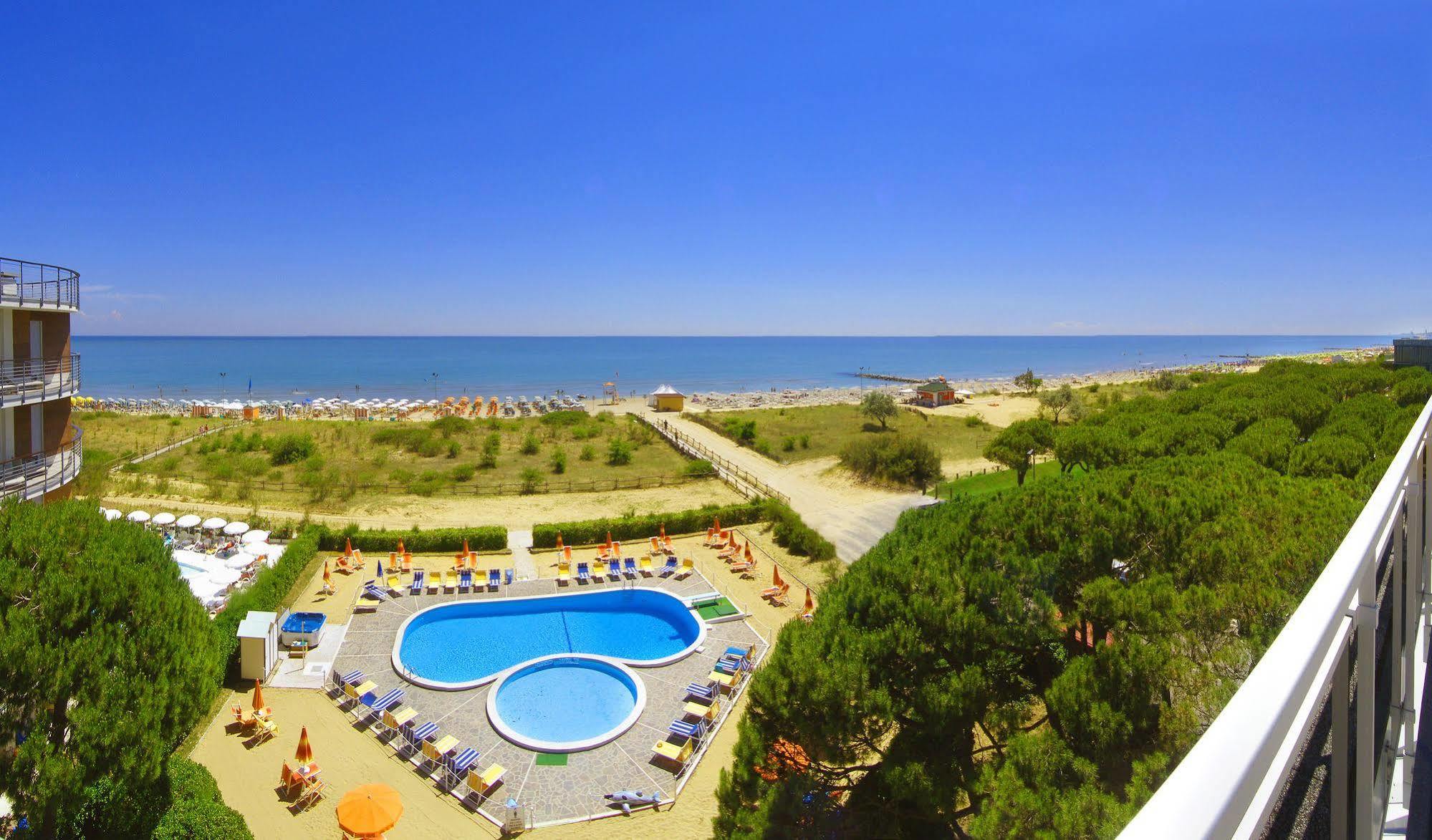 Hotel Bertha Fronte Mare Lido di Jesolo Eksteriør billede