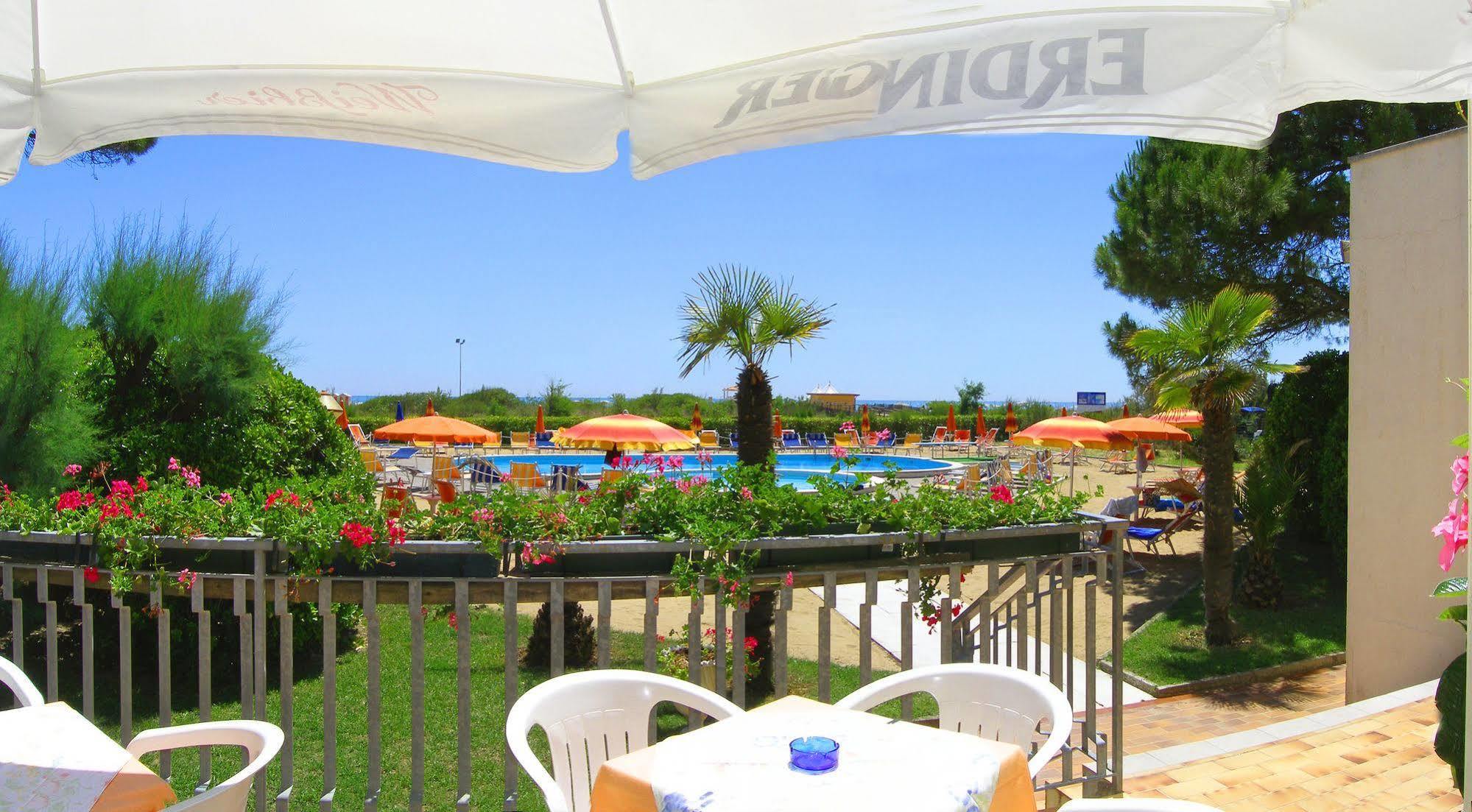 Hotel Bertha Fronte Mare Lido di Jesolo Eksteriør billede
